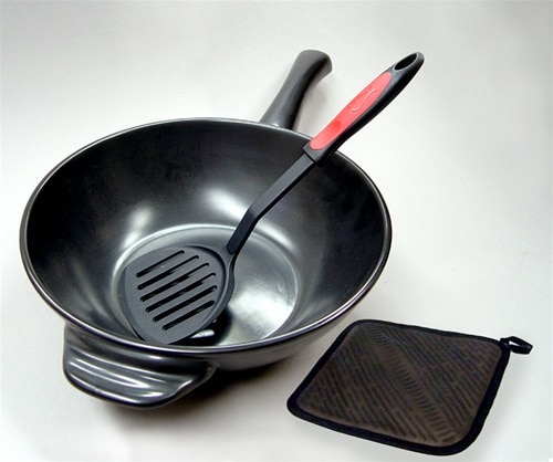 10 inch Xtrema Ceramic Skillet with Cover and Silicone Handle